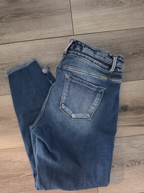 KanCan Dark Blue Cropped Ankle Jeans with Raw Hem